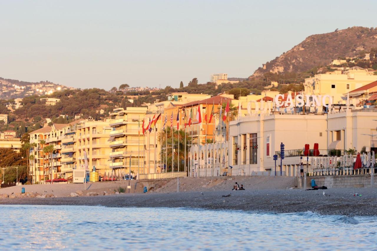 "Dans Les Toits De La Ville" Plein Centre Et Mer Menton Exterior foto